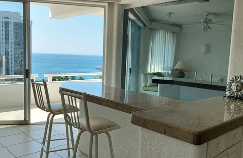Farallon Appartement | Amazing Acapulco bay view apartment with pool - near the beach