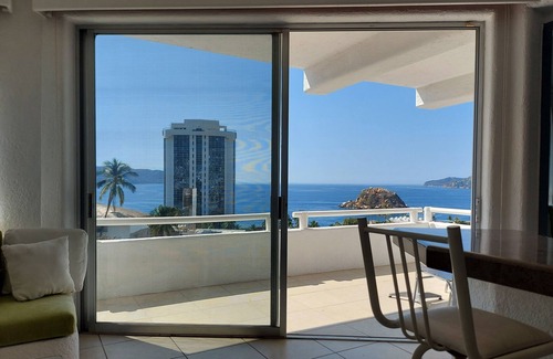 Farallon Appartement | Amazing Acapulco bay view apartment with pool - near the beach