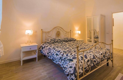 Cinto Euganeo Appartement | Amazing Apartment in Valnogaredo With 3 Bedrooms, Wifi and Outdoor Swimming Pool