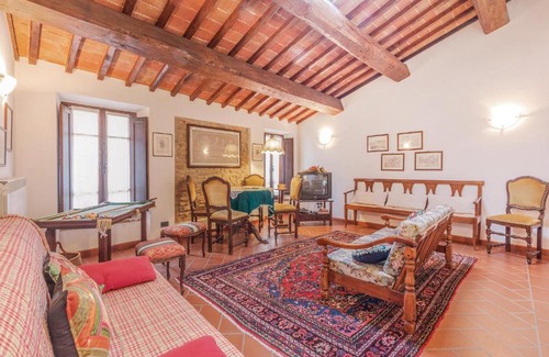 Monte Petriolo Appartement | Amazing apartment in Montepetriolo -PG- with 2 Bedrooms