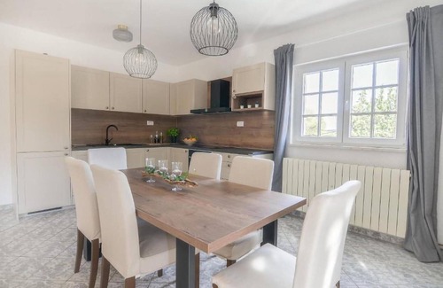 Pirovac Appartement | Superbe appartement à Kasic avec WiFi