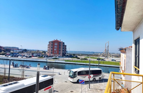 Aveiro Appartement | Bel appartement dans Aveiro Center AVEC WIFI ET VUE MAGNIFIQUE DE RIA