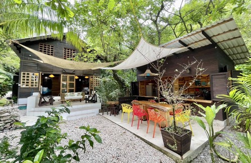 Mal Pais Maison | AMAZING BEACHFRONT HOUSE WITH INCREDIBLE OCEAN VIEW AND POOL