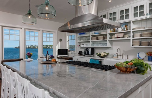 York Beach Maison | SUPERBE MAISON FACE À L'OCEAN AVEC GRANDE VUE SUR L'OCÉAN 6 Chambres 6 Bains