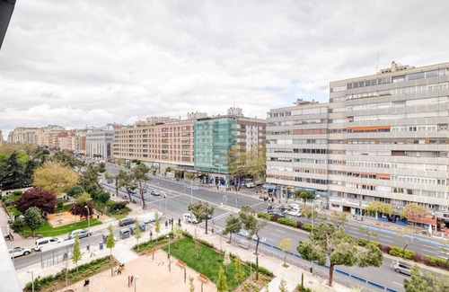 Chamberi Appartement | Amazing Chamberí 3BR+Gym & Pool, in the Business District, by Blueground