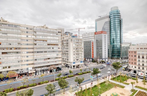Chamberi Appartement | Amazing Chamberí 3BR+Gym & Pool, in the Business District, by Blueground