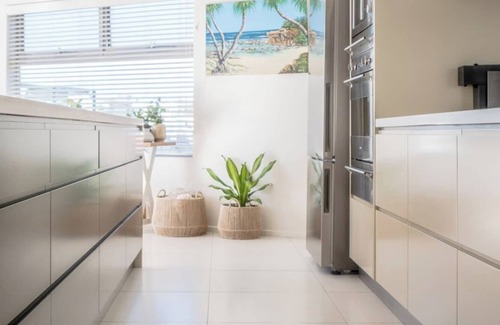 Currimundi Appartement | Amazing Currimundi Lakefront Ocean Penthouse