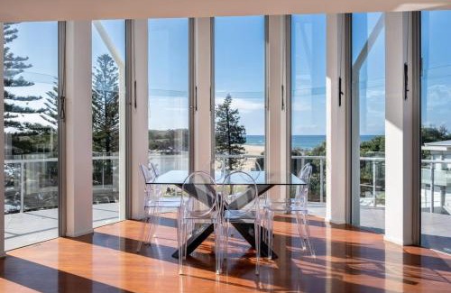 Currimundi Appartement | Amazing Currimundi Lakefront Ocean Penthouse
