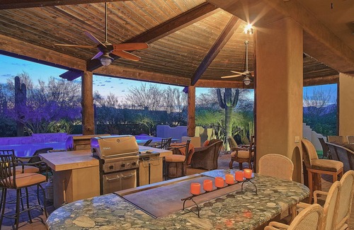 Cave Creek Maison | DOMAINE PRIVÉ POUCE JUSQU'À 25 GRANDES PISCINES CHAUFFÉES-2 SPAS À L'INTÉRIEUR ET À L'EXTÉRIEUR