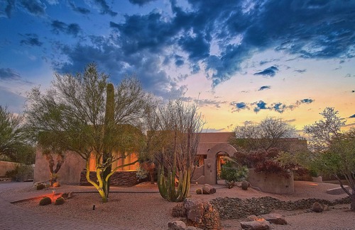 Cave Creek Maison | DOMAINE PRIVÉ POUCE JUSQU'À 25 GRANDES PISCINES CHAUFFÉES-2 SPAS À L'INTÉRIEUR ET À L'EXTÉRIEUR