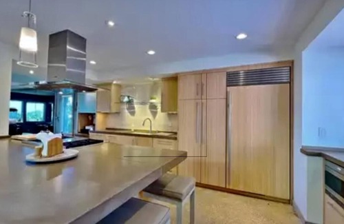 Colin Park Maison | Amazing Direct Oceanfront 4BR/5BA Iconic North Beach Pool Home