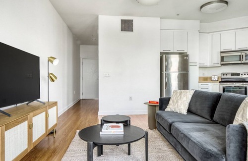Little Tokyo Appartement | Amazing Downtown 1BR w/ Gym & W/D, next to Broad Museum, by Blueground (LAX 537)