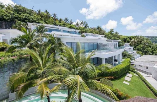 Kata Copropriété | Appartement entier étonnant avec vue sur la mer à couper le souffle