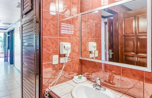 Damas Copropriété | Amazing Escape W/ Lush Gardens, Shared Pool, Expansive Balcony & More!