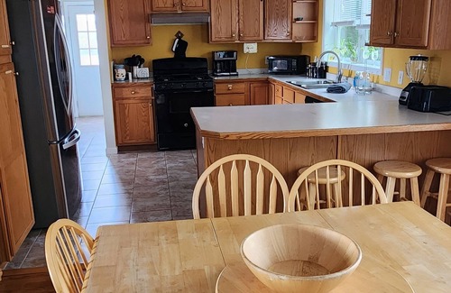Burdett Maison | Amazing Family Home overlooking Seneca Lake and Watkins Glen