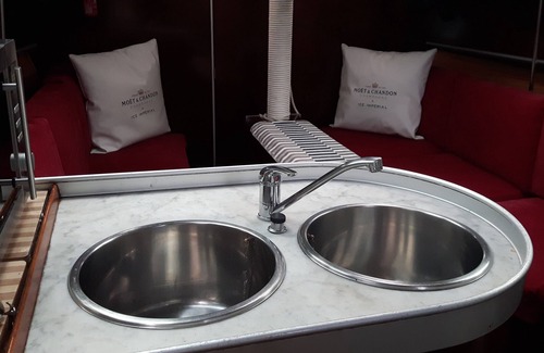 Diagonal Mar i el Front Maritim del Poblenou Location De Bateaux | Amazing flat in classic boat - Barcelona