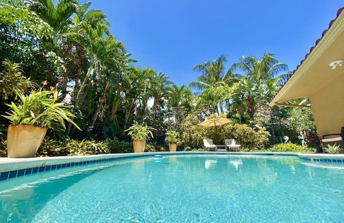 Imperial Point Maison | Amazing Fort Lauderdale 2BD/2BT+Den with Heated Pool, Close to the Beach!