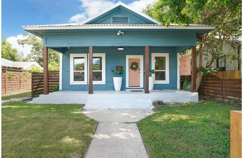 Eastside Promise Neighborhood Maison | Amazing Fully Fenced Home Only 5 Mins from Downtown