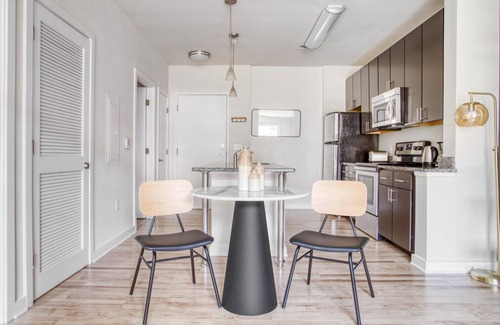 Near Northeast Appartement | Amazing H Street 1BR w/ Rooftop Pool & Gym, walk to Metro, by Blueground