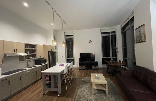 Jamaica Plain Appartement | AMAZING High Ceiling 3 BED / 2 BATH Water view