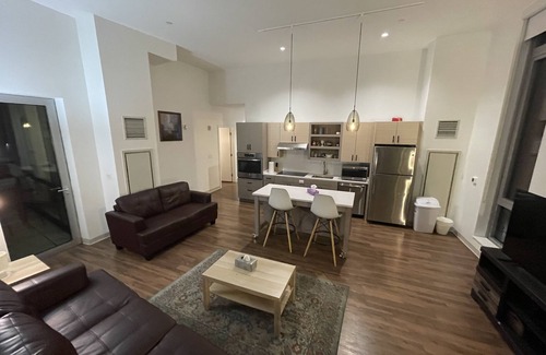 Jamaica Plain Appartement | AMAZING High Ceiling 3 BED / 2 BATH Water view
