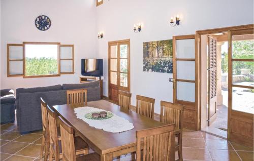 Santa Maria del Cami Maison | Amazing Home In Santa Maria