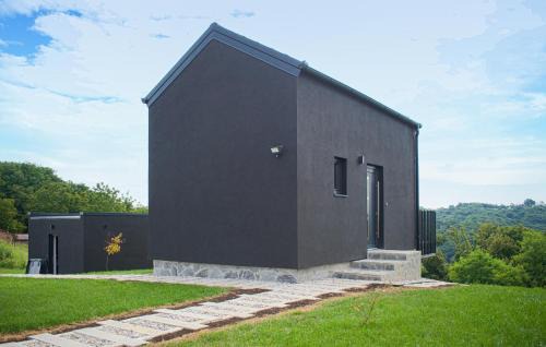 Strigova Maison | Amazing Home In Banfi With Sauna