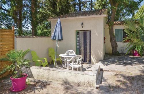 Crillon-le-Brave Maison | Amazing Home In Crillon Le Brave