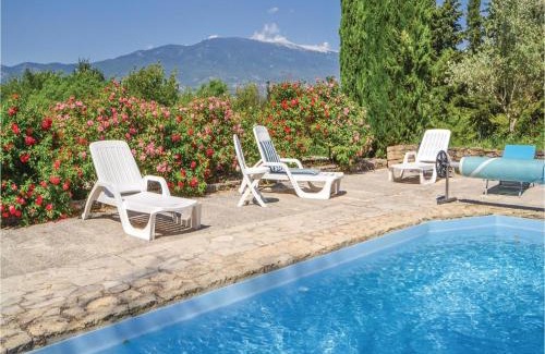 Crillon-le-Brave Maison | Amazing Home In Crillon Le Brave
