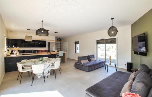 Cleon-d'Andran Maison | Amazing Home In Cléon D' Andran