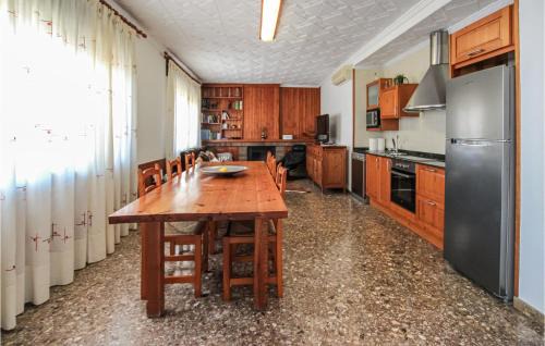Deltebre Maison | Amazing Home In Deltebre With Kitchen