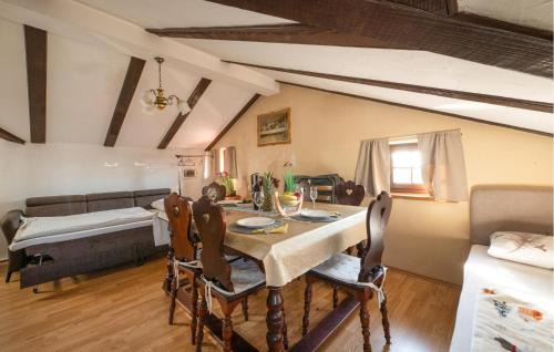 Donja Stubica Maison | Amazing Home In Donja Stubica