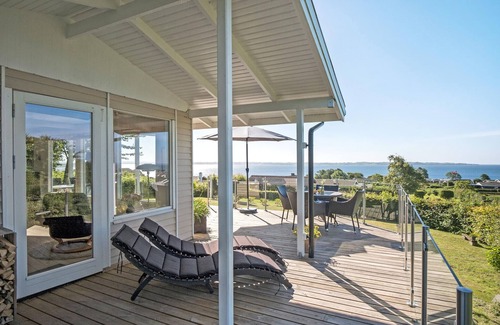 Helnæs By Maison | Fyrrehuset