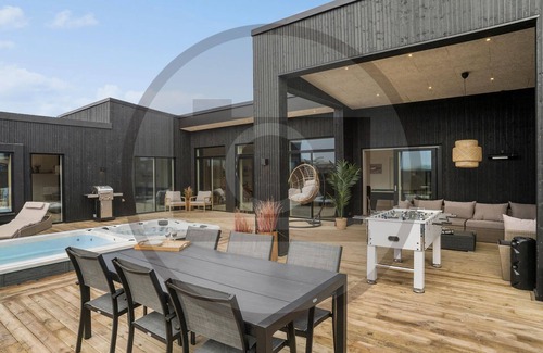 Øksenmølle Maison | Amazing home in Ebeltoft with sauna