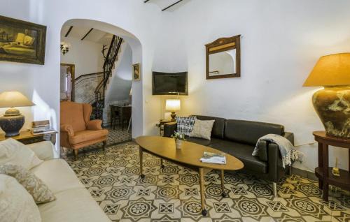 El Pedroso Maison | Amazing Home In El Pedroso With Wifi