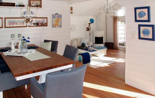 Fitjar Maison | Amazing Home In Fitjar With Wifi