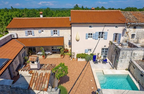 Foli Maison | Superbe maison à Foli avec WiFi