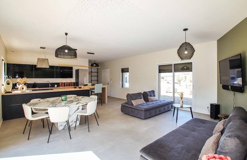 Cleon-d'Andran Maison | Amazing home in Cléon d' Andran