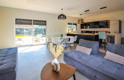 Cleon-d'Andran Maison | Amazing home in Cléon d' Andran