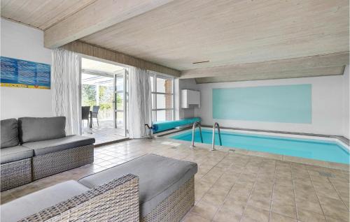 Fjellerup Strand Maison | Amazing Home In Glesborg With Sauna