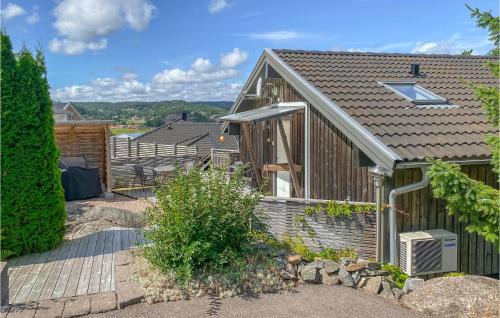 Henan Maison | Amazing Home In Henån With Wifi