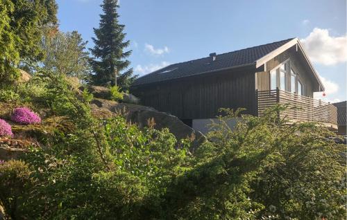 Henan Maison | Amazing Home In Henån With Wifi