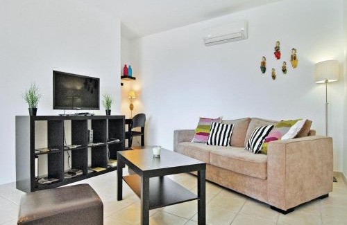 Laudun Maison | Amazing Home In Laudun-L'ardoise