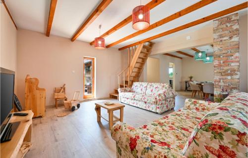 Vrbovec Maison | Amazing Home In Lonjica With Wifi