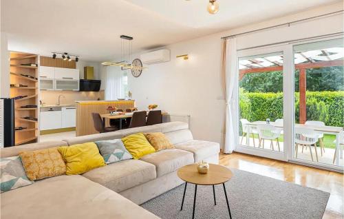 Citluk Maison | Amazing Home In Lucane With Wifi