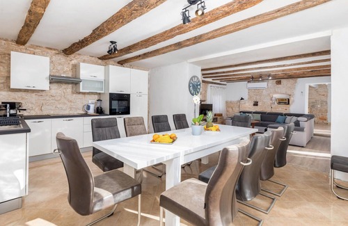 Modrusani Maison | Superbe maison à Modrusani avec WiFi