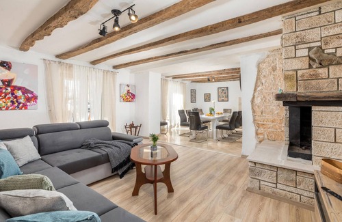 Modrusani Maison | Superbe maison à Modrusani avec WiFi