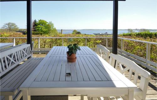 Ronbjerg Maison | Amazing Home In Roslev With Wifi