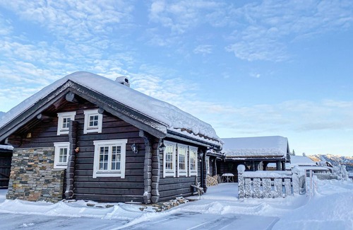 Sykkylven Maison | Elvebu