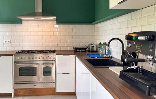 Municipality of Krimpenerwaard Maison | Amazing Home In Stolwijk With House Sea View
